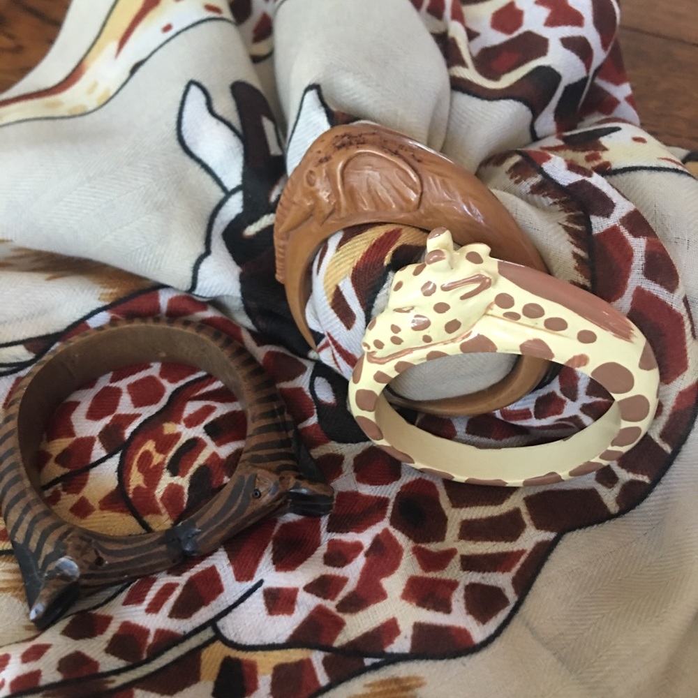 Animal Motif Scarf/Bracelets